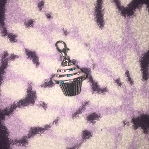 - Pink enamel and crystals cupcake charm 🧁